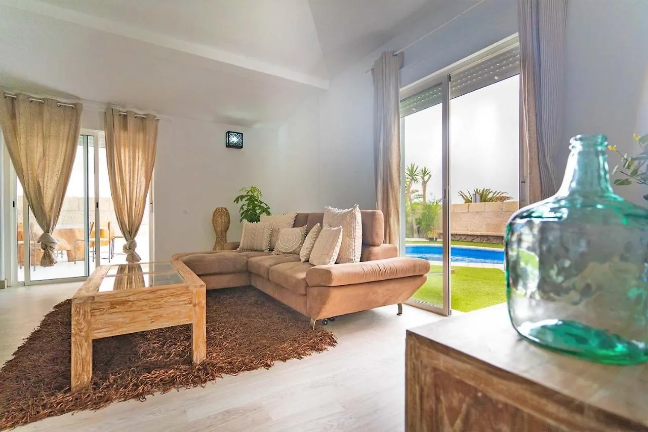 Tenerife Deluxe Villas 아데제