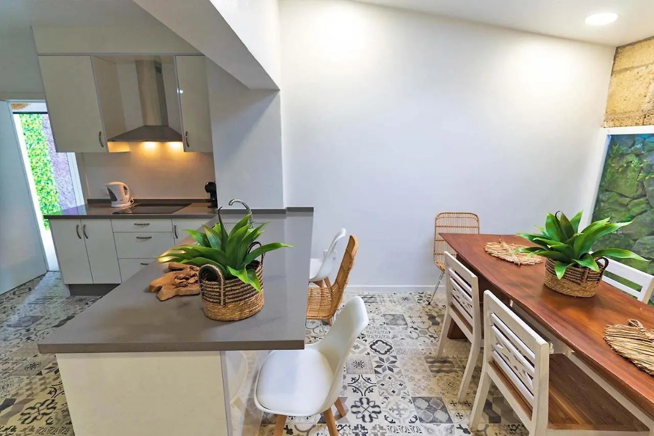 Tenerife Deluxe Villas 아데제