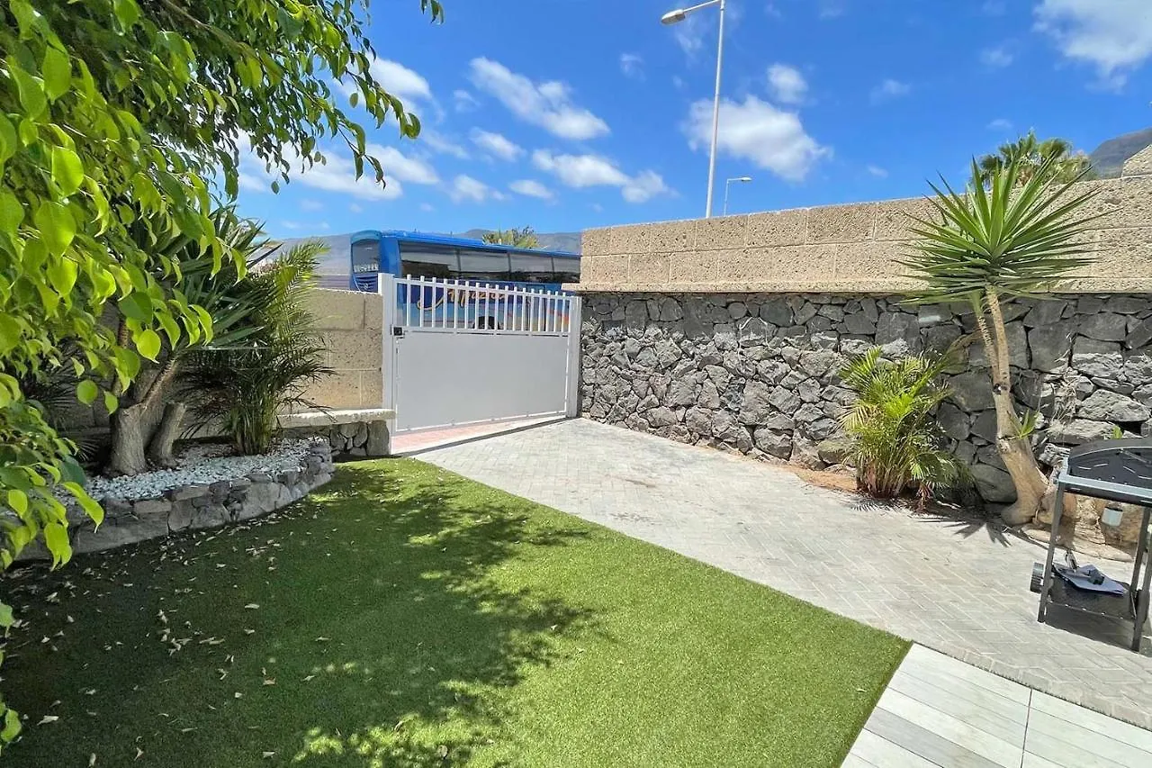 Tenerife Deluxe Villas 아데제